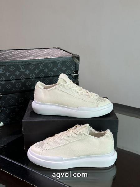 ブランド コピーワイ・スリーセール価格でお得　新作 大胆なデザイン 超人気最新作    .. 5 